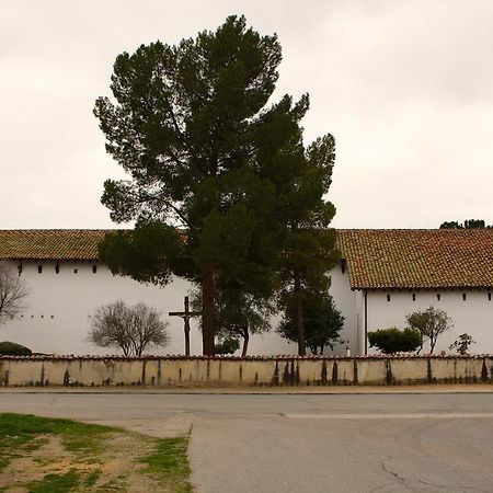 Western States Inn - San Miguel Экстерьер фото