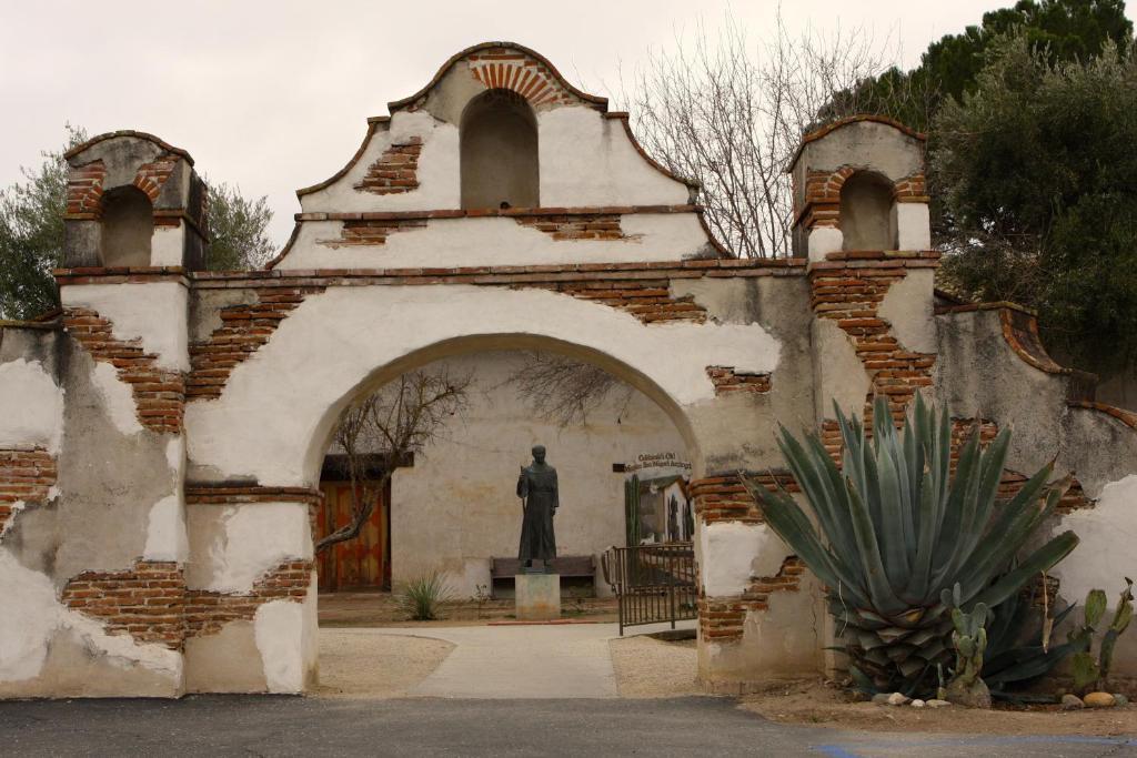Western States Inn - San Miguel Экстерьер фото
